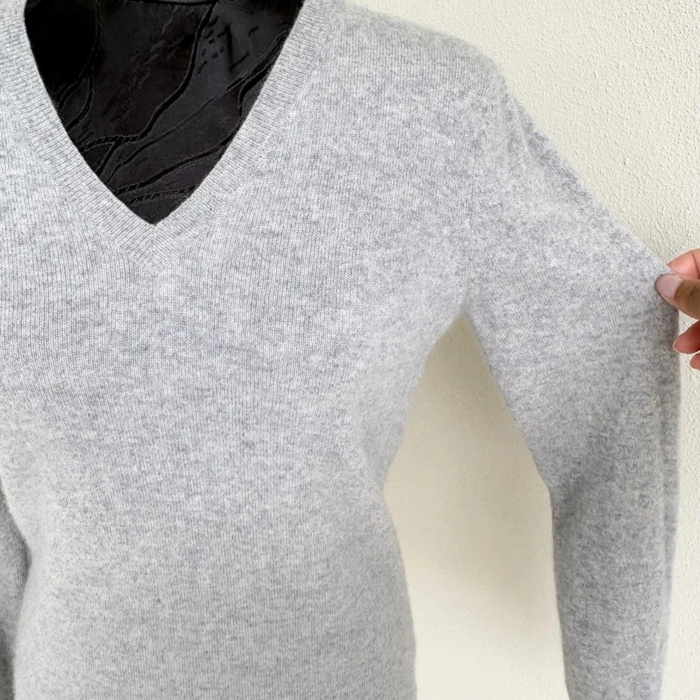 Marshall Field's‎ 100% Cashmere V-Neck Sweater Womens M Light Gray